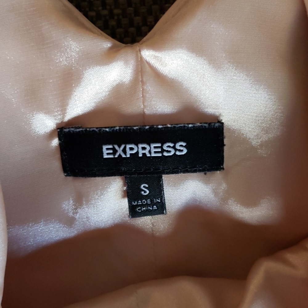 Express sleevless top - Picture 6 of 8